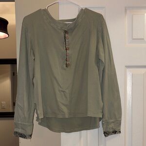 Easel Sage Green Button-Up Jersey Top Thermal Patch elbows Raw edges Small
